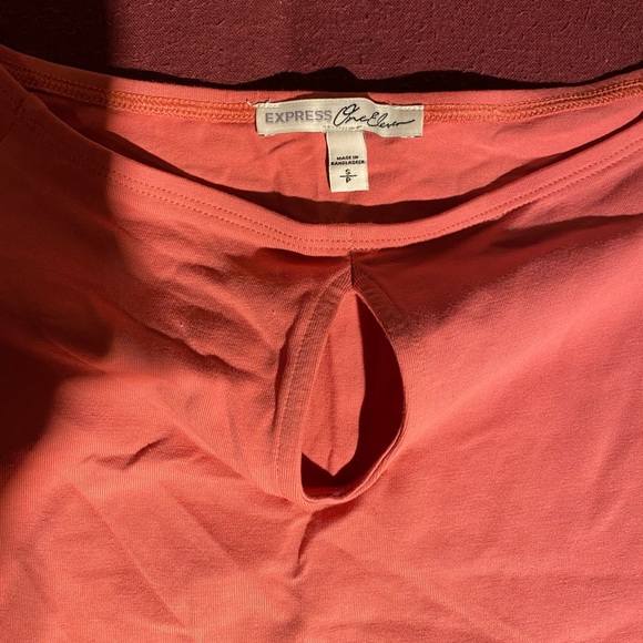 Off-the-shoulders top - Picture 2 of 2